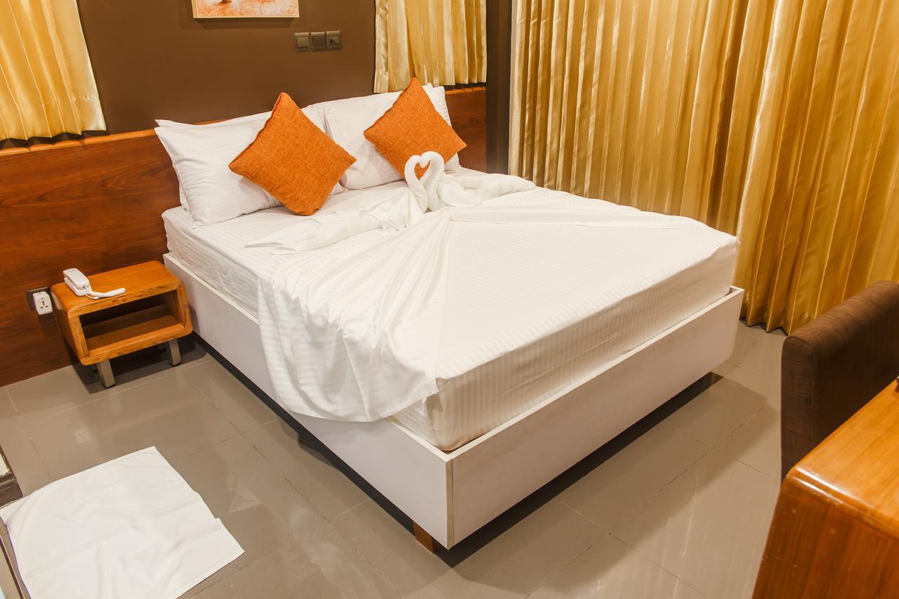 Hotel Club Blu Hulhumale Esterno foto